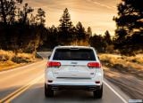 jeep_2017_grand_cherokee_summit_008.jpg