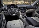 jeep_2017_grand_cherokee_summit_009.jpg