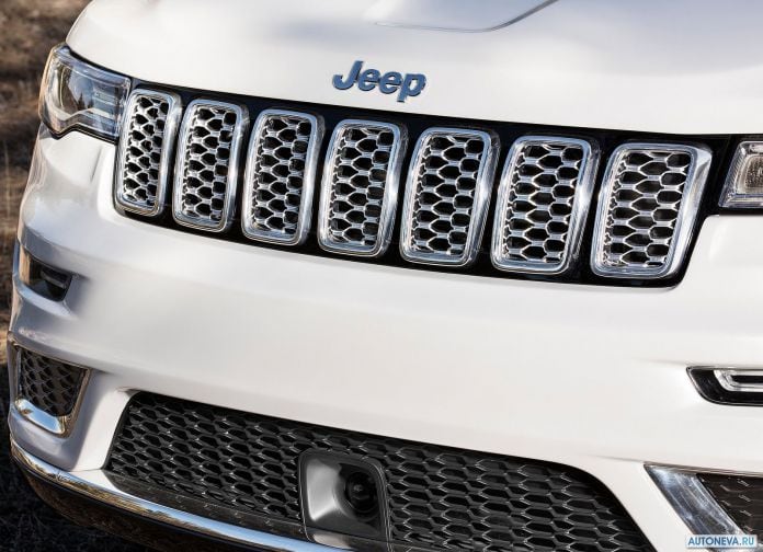 2017 Jeep Grand Cherokee Summit - фотография 15 из 20