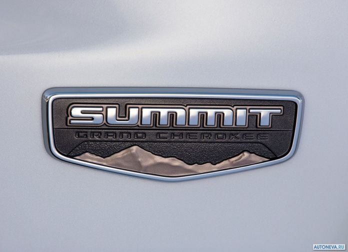2017 Jeep Grand Cherokee Summit - фотография 16 из 20