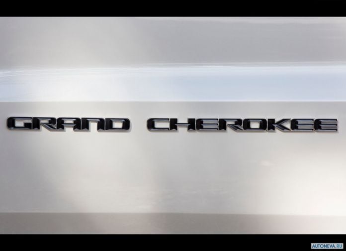 2017 Jeep Grand Cherokee Summit - фотография 20 из 20
