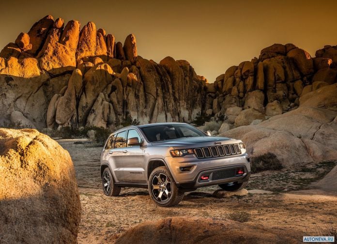 2017 Jeep Grand Cherokee Trailhawk - фотография 2 из 25