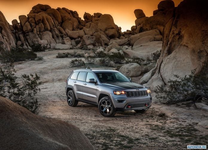 2017 Jeep Grand Cherokee Trailhawk - фотография 3 из 25