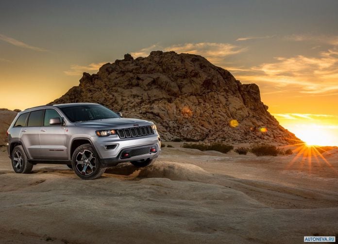 2017 Jeep Grand Cherokee Trailhawk - фотография 6 из 25