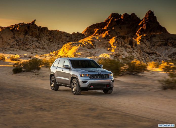 2017 Jeep Grand Cherokee Trailhawk - фотография 7 из 25