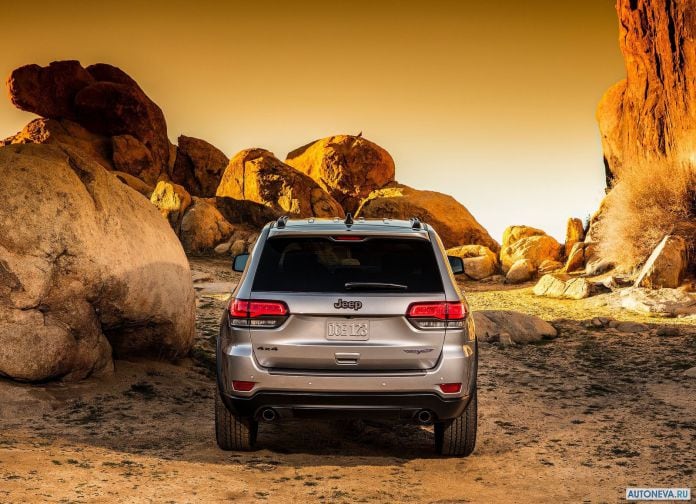 2017 Jeep Grand Cherokee Trailhawk - фотография 16 из 25