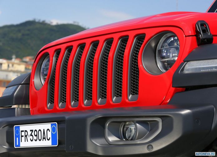 2018 Jeep Wrangler EU-version - фотография 14 из 21