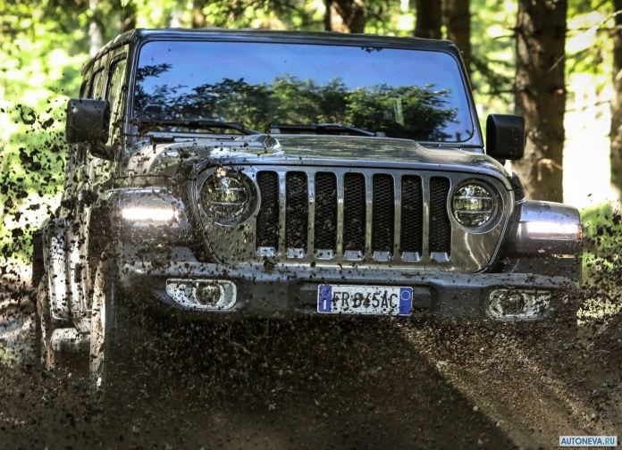 2018 Jeep Wrangler Unlimited EU-version - фотография 21 из 48