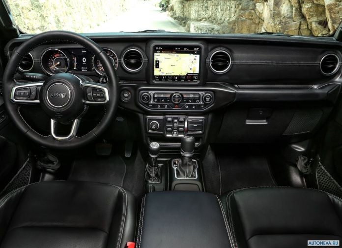 2018 Jeep Wrangler Unlimited EU-version - фотография 39 из 48