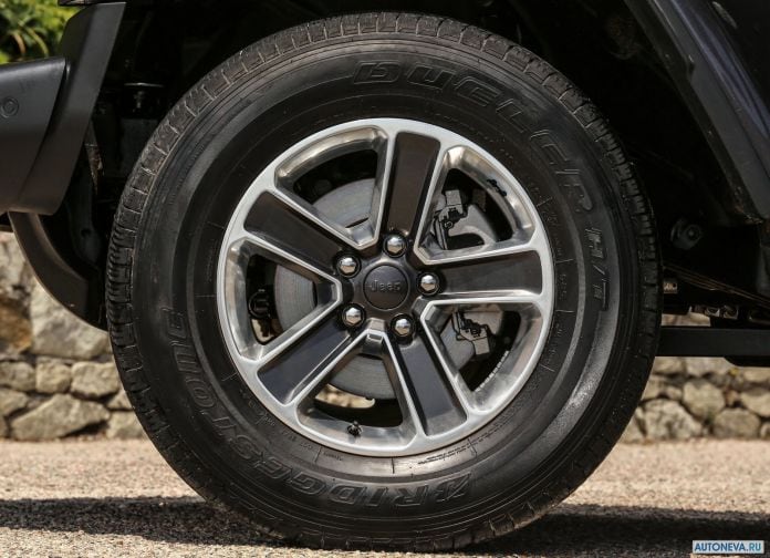 2018 Jeep Wrangler Unlimited EU-version - фотография 43 из 48
