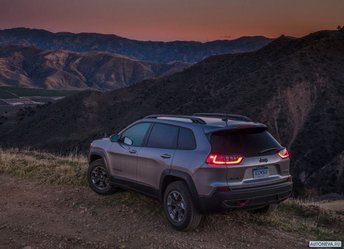 2019 Jeep Cherokee - фотография 79 из 173