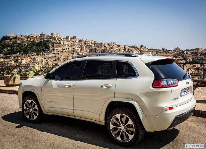 2019 Jeep Cherokee EU version - фотография 50 из 87