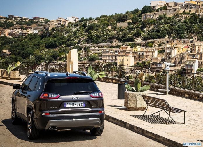 2019 Jeep Cherokee EU version - фотография 58 из 87