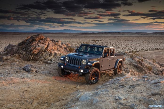 2020 Jeep Gladiator Mojave - фотография 12 из 40