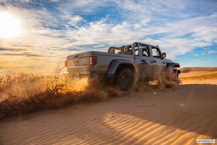 2020 Jeep Gladiator Mojave - фотография 31 из 40