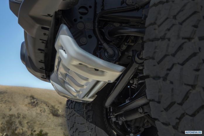 2020 Jeep Gladiator Mojave - фотография 36 из 40