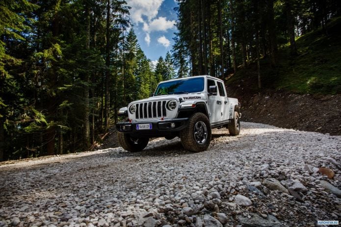 2020 Jeep Gladiator Rubicon EU - фотография 1 из 40