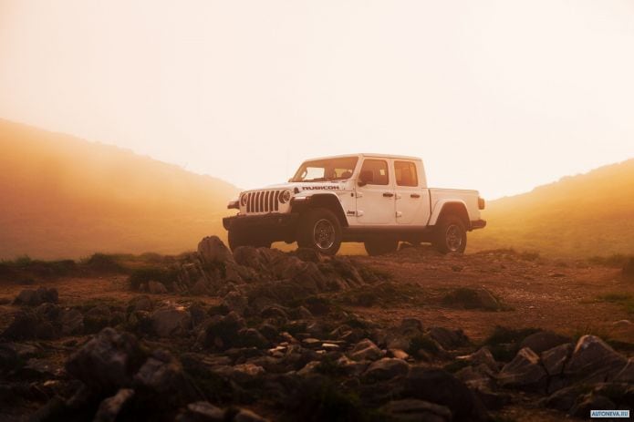 2020 Jeep Gladiator Rubicon EU - фотография 9 из 40