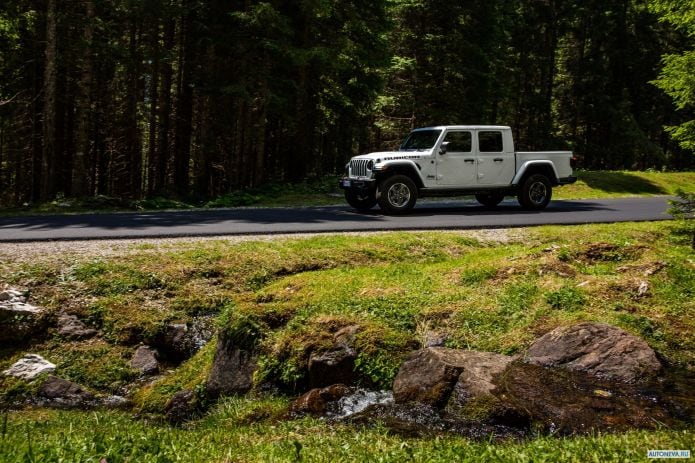 2020 Jeep Gladiator Rubicon EU - фотография 17 из 40