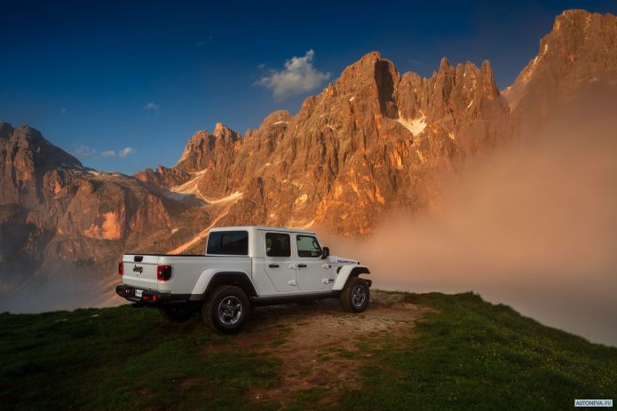 2020 Jeep Gladiator Rubicon EU - фотография 24 из 40