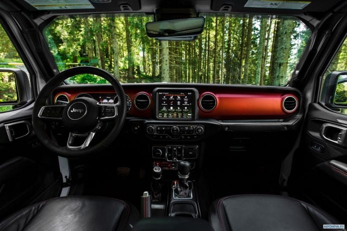 2020 Jeep Gladiator Rubicon EU - фотография 31 из 40 2020 Jeep Gladiator Rubicon EU - фотография 31 из 40