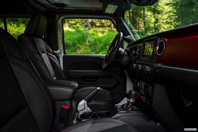 2020 Jeep Gladiator Rubicon EU - фотография 33 из 40 2020 Jeep Gladiator Rubicon EU - фотография 33 из 40