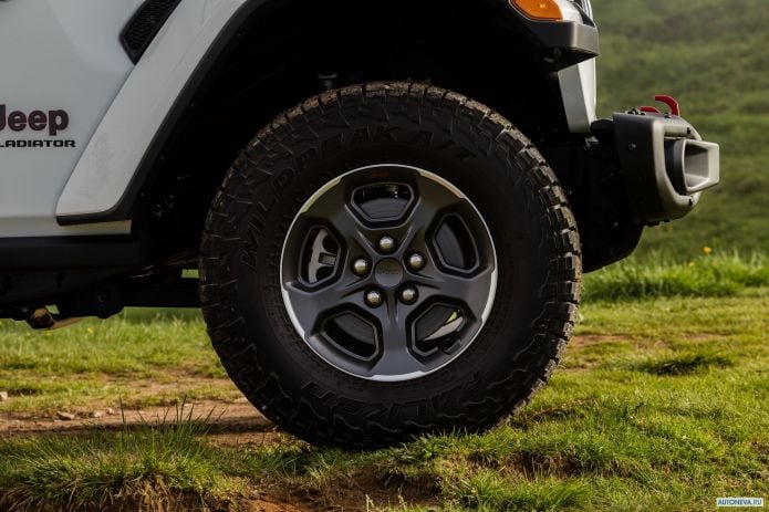 2020 Jeep Gladiator Rubicon EU - фотография 38 из 40 2020 Jeep Gladiator Rubicon EU - фотография 38 из 40