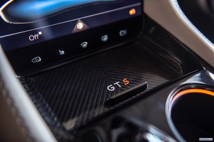 2020 Karma Revero GTS - фотография 5 из 8 2020 Karma Revero GTS - фотография 5 из 8