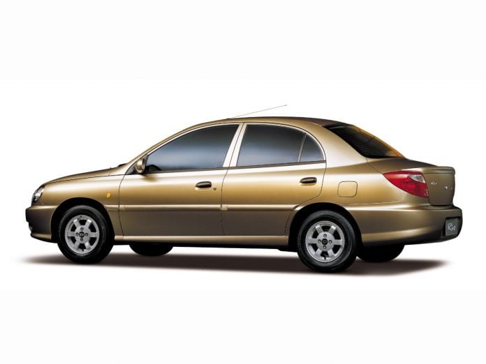 2000 Kia Rio Sedan - фотография 2 из 3