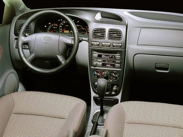 2000 Kia Rio Sedan - фотография 3 из 3