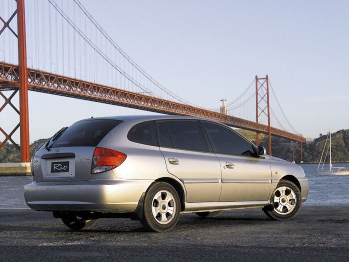 2003 Kia Rio Hatchback 5D - фотография 3 из 17