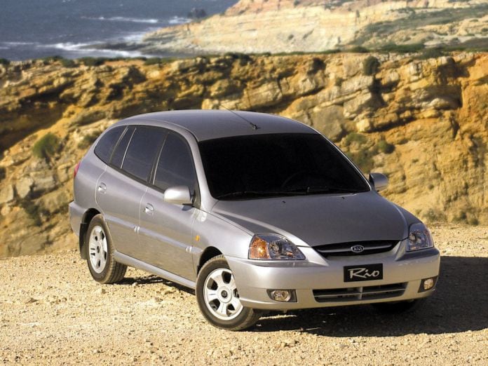 2003 Kia Rio Hatchback 5D - фотография 4 из 17