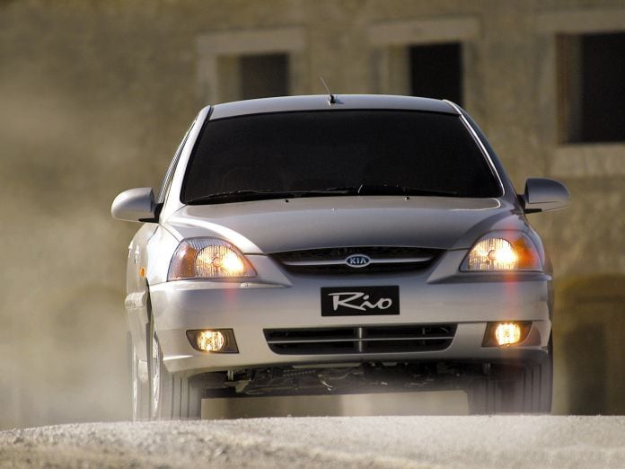2003 Kia Rio Hatchback 5D - фотография 5 из 17