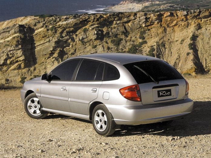 2003 Kia Rio Hatchback 5D - фотография 6 из 17