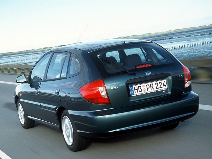 2003 Kia Rio Hatchback 5D - фотография 12 из 17