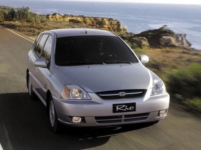 2003 Kia Rio Hatchback 5D - фотография 13 из 17