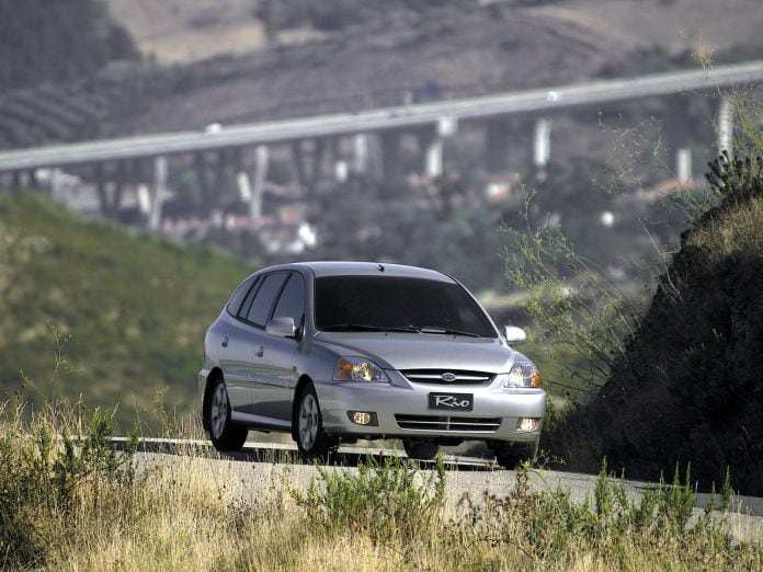 2003 Kia Rio Hatchback 5D - фотография 15 из 17