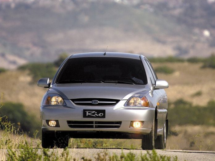 2003 Kia Rio Hatchback 5D - фотография 17 из 17