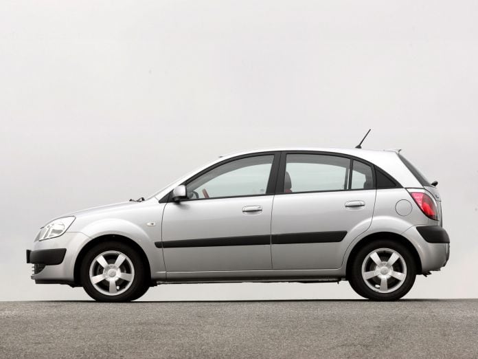 2005 Kia Rio Hatchback 5D - фотография 2 из 50