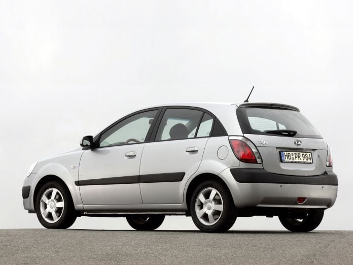 2005 Kia Rio Hatchback 5D - фотография 3 из 50