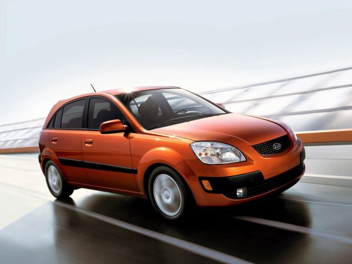 2005 Kia Rio Hatchback 5D - фотография 7 из 50