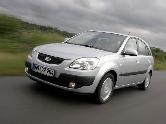 2005 Kia Rio Hatchback 5D - фотография 10 из 50