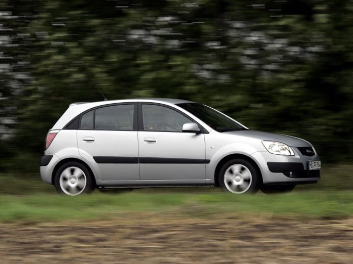 2005 Kia Rio Hatchback 5D - фотография 11 из 50