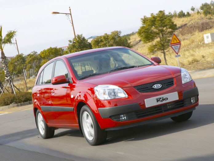 2005 Kia Rio Hatchback 5D - фотография 13 из 50