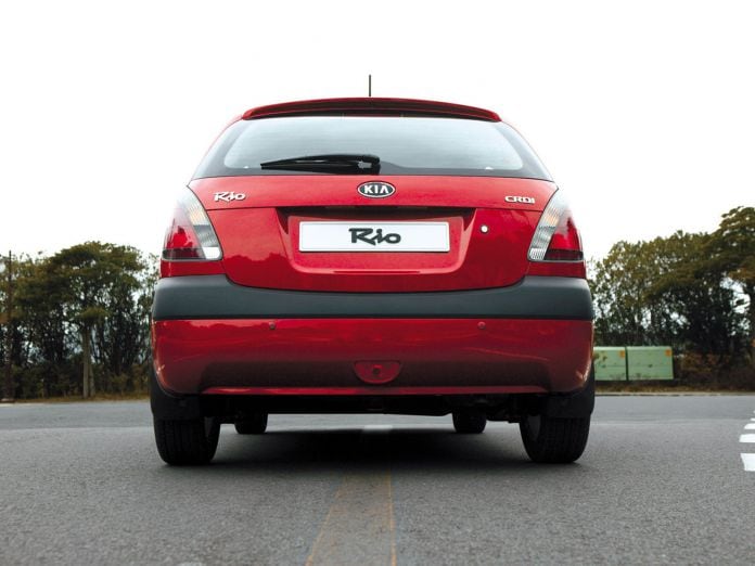 2005 Kia Rio Hatchback 5D - фотография 18 из 50