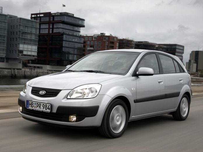 2005 Kia Rio Hatchback 5D - фотография 20 из 50
