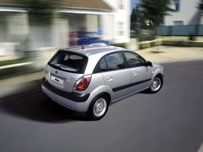 2005 Kia Rio Hatchback 5D - фотография 21 из 50