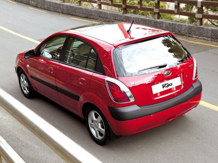 2005 Kia Rio Hatchback 5D - фотография 24 из 50