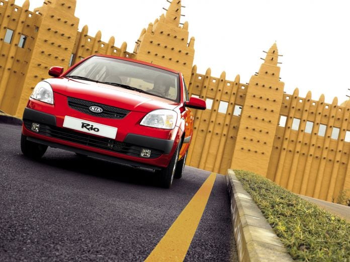2005 Kia Rio Hatchback 5D - фотография 25 из 50