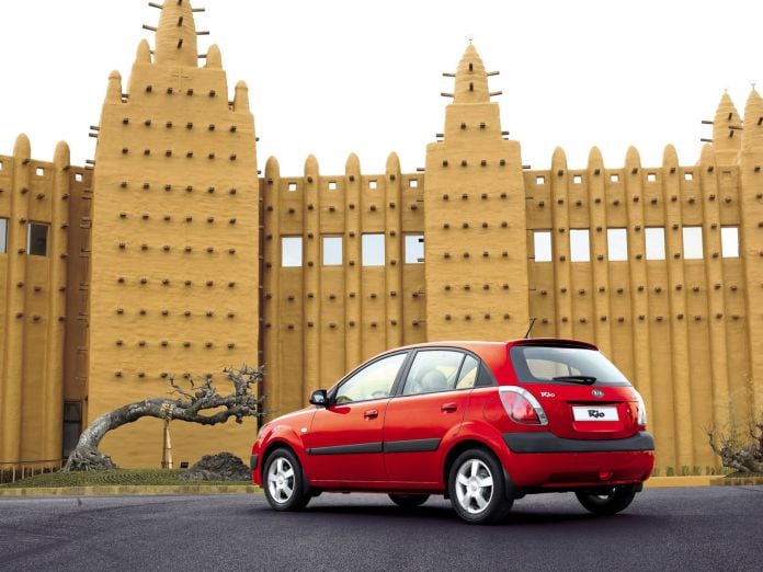 2005 Kia Rio Hatchback 5D - фотография 27 из 50